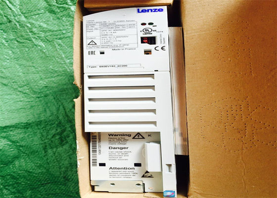 La COMMANDE d'INVERSEUR de FRÉQUENCE de VECTEUR de Lenze E82EV152K4C A ENTRÉ 3 la PHASE 400/500 VCA 50/60 hertz