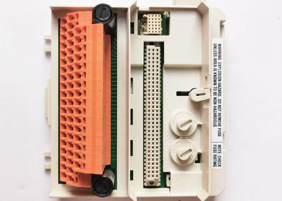 TU833 3BSE038726R1 a prolongé des terminaux de signal du module 50V S800 2x16 de sortie analogique d'Ethernet de MTU