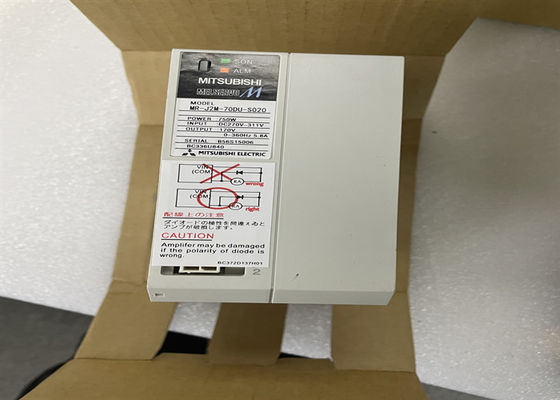 Le servo industriel de Mitsubishi conduit MR-J2M-70DU-S020 750W 0 - 360Hz