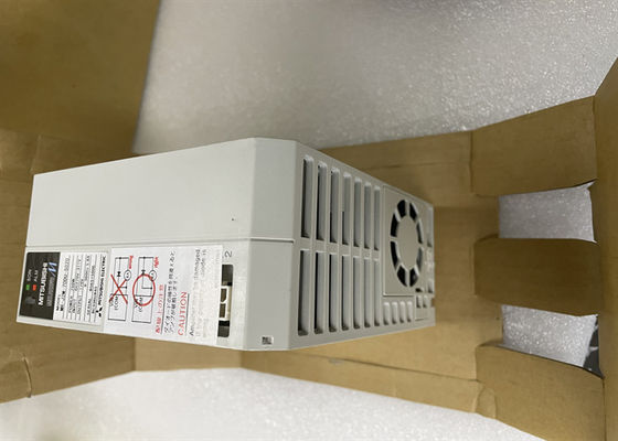 Le servo industriel de Mitsubishi conduit MR-J2M-70DU-S020 750W 0 - 360Hz