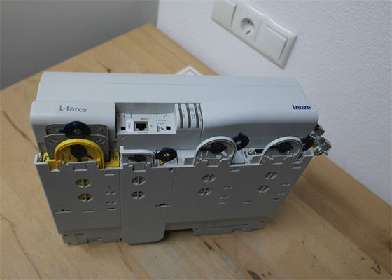 Le SERVO variable d'inverseur de fréquence de Lenze E94AMHE0244 CONDUISENT 9400 SÉRIES 325/565/705 dc de V 11.5-22 kilovolts