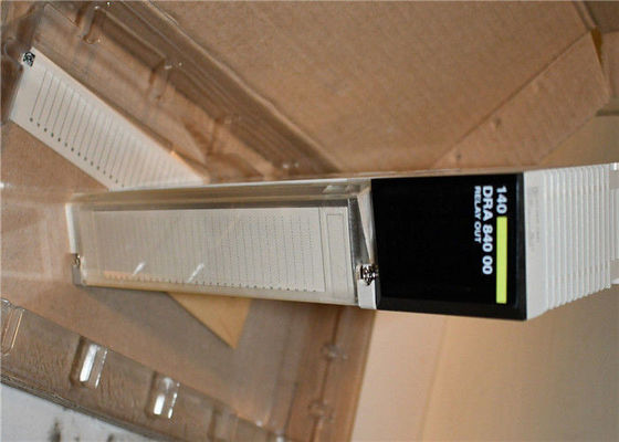 Sortie discrète de Modicon 16 de module de diode de redondance de 140DRA84000 Schneider