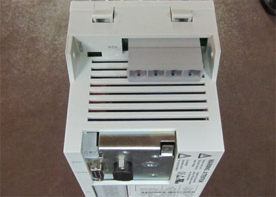 Le module servo d'entraînement de Lenze ECSCA008C4B d'entrée 675V de dc de la puissance 2PE 0 - 565 V/