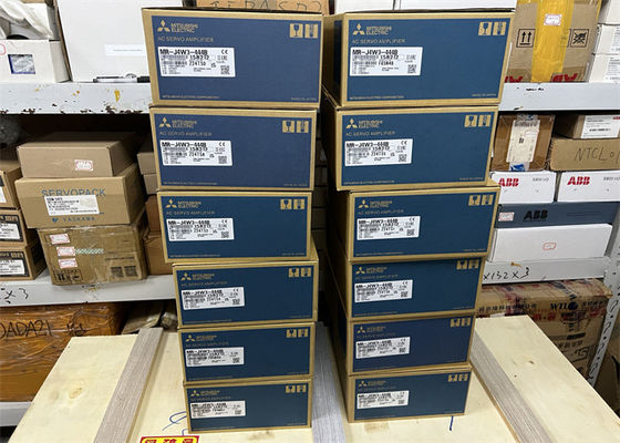 Amplificateur servo 0.4kw électrique à C.A. de Mitsubishi MR-J4W3-444B