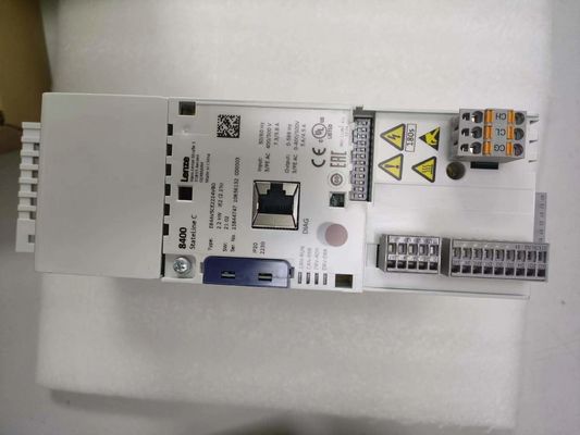 inverseur variable E84AVSCE2224VB0 de fréquence de conducteurs de l'inverseur 2.2kw inverseur de fréquence de 3 phases