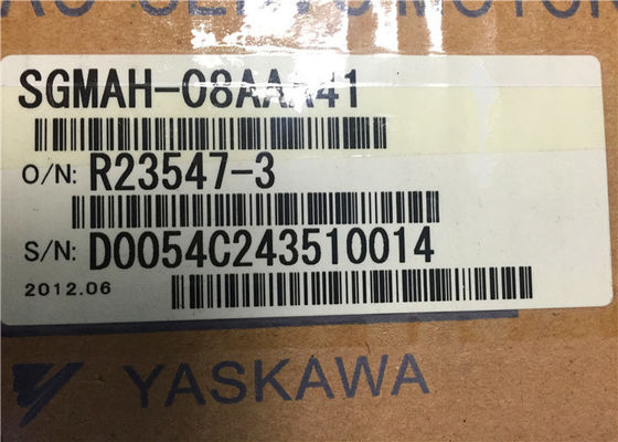 C.A. SGMAH-08AAA41 industriel 750W 200V 3000RPM de Yaskawa TOUT NEUF