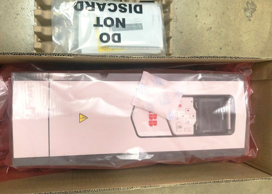 Commande à C.A. de l'inverseur 3AUA0000143747 27A 20HP de la fréquence ACS880-01-027A-5