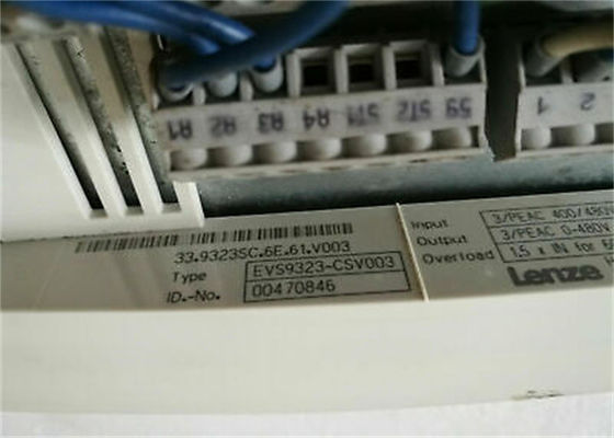 CONTRÔLEUR SERVO de Lenze EVS9323-CSV003 9300 SÉRIES kilowatt de 400/480 VCA 1,5 (2 HP)