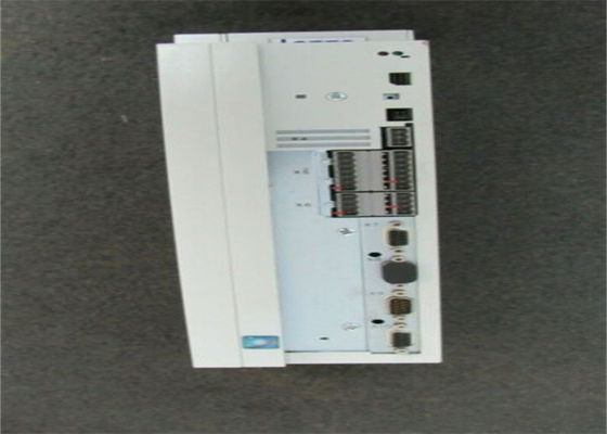 CONTRÔLEUR SERVO de Lenze EVS9323-ER 9300 SÉRIES 400/480 VCA UNITÉ INTÉGRÉE de 1,5 kilowatts (2 HP)