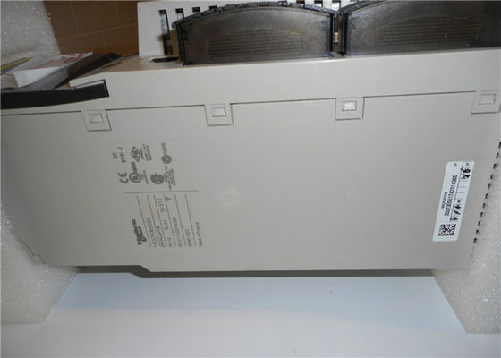 Poids 10 /2/ de l'unité centrale de traitement 2.00lbs de PLC de 140CPU65260 Modicon Quantum 4 fentes