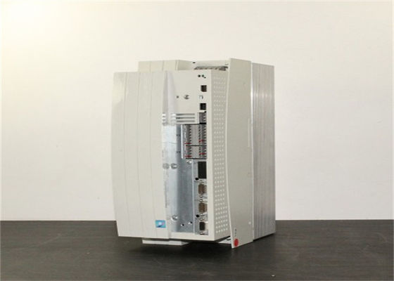 SERVOCOMMANDE de Lenze EVF9325-EV 12 ampères 400/480 VCA 10 KVAs 50/60 hertz