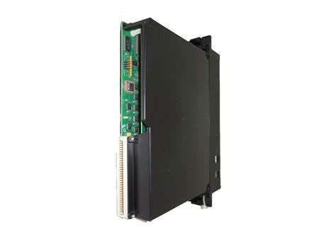 L'UNITÉ CENTRALE DE TRAITEMENT DE VIRGULE FLOTTANTE DE GE IC697CPM914 DACTYLOGRAPHIENT À FENTE SIMPLE 32 MÉGAHERTZ 2000 DE PORTE SÉRIE DE L'ENTRÉE-SORTIE LA DISCRÈTE