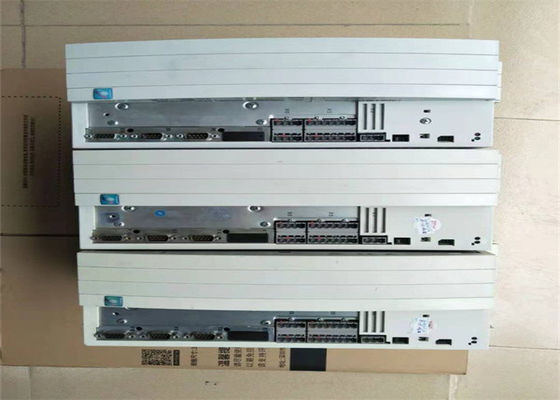 CONTRÔLEUR SERVO de Lenze EVS9326-EP 9300 SÉRIES kilowatt de 400/480 VCA 11 (14,75 HP)