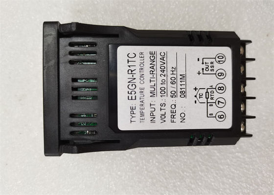 Le RELAIS du CONTRÔLEUR de TEMPÉRATURE d'Omron E5GN-R1TC 1 A PRODUIT 100-240 VCA 50/60 hertz DIN 1/32