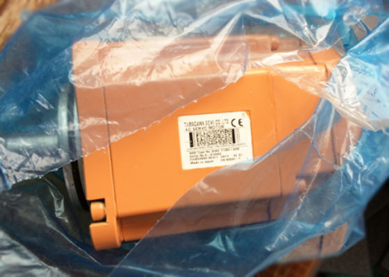 3HAC033207-001 moteur à courant alternatif de putréfaction de l'axe 4 avec des pièces de robots du pignon IRB6660