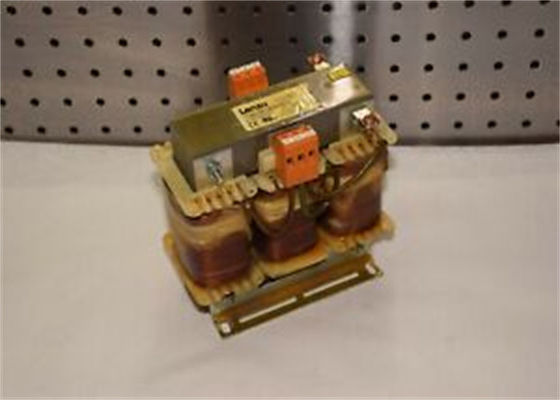 Les CANALISATIONS variables de Lenze EZN3A0300H013 d'inverseur de fréquence FILTRENT POUR le LECTEUR 5.5KW SERVO 3X3MH +/--10%