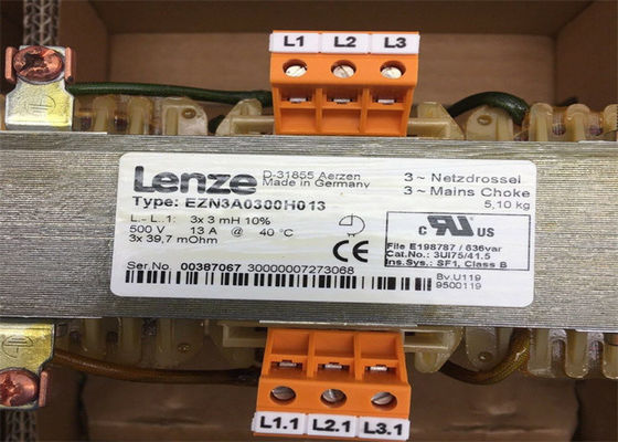 Les CANALISATIONS variables de Lenze EZN3A0300H013 d'inverseur de fréquence FILTRENT POUR le LECTEUR 5.5KW SERVO 3X3MH +/--10%