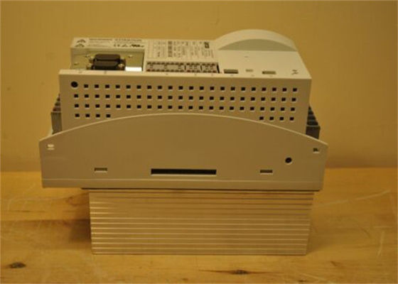 SERVO 9400 4AMP 3X400V d'ENTRAÎNEMENT de Lenze E94AMHE0044B33LFPMM0044HX0051