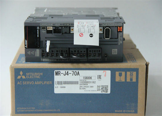 Le servo industriel de MR-J4-70A Mitsubishi conduit l'amplificateur Melservo-J4 servo triphasé