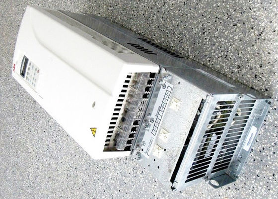 Lecteurs ACS800 31A simples de l'inverseur 68672929 de la fréquence ACS800-U31-0020-5
