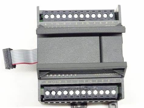 6ES7223-1PH22-0AX0 Siemens SIMATIC S7-200, fin de support 223 d'entrée-sortie de Digital 8 C.C des DI 24 V