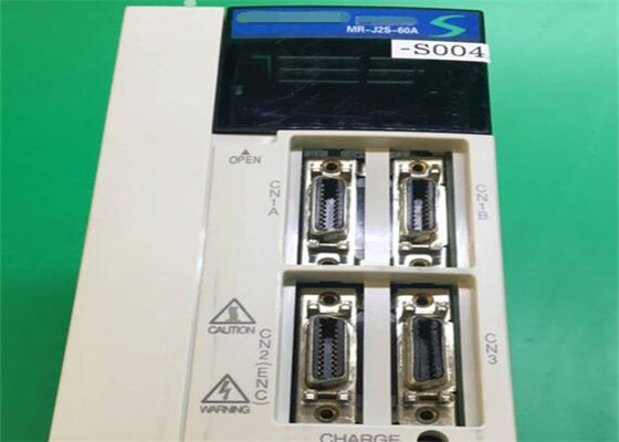 COMMANDE SERVO INDUSTRIELLE de l'AMPLIFICATEUR MR-J2S-60A-S004 3.2A 200-230VAC 600W à C.A. de Mitsubishi