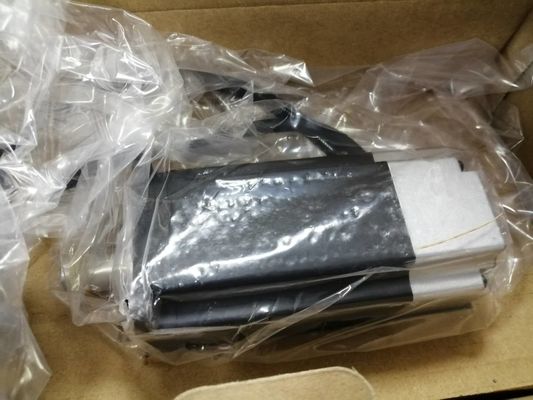 Original 60HZ du MOTEUR À COURANT ALTERNATIF nouvel YASKAWA SGMAH-08A1A41 750W 2.39N/M