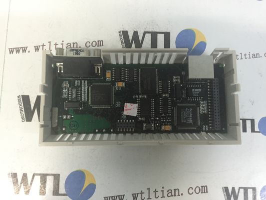 L'adaptateur de processeur de 171CCC98030 Modicon M1/M1E - 1 Ethernet, 1 Modbus - 50 mégahertz de transparent préparent