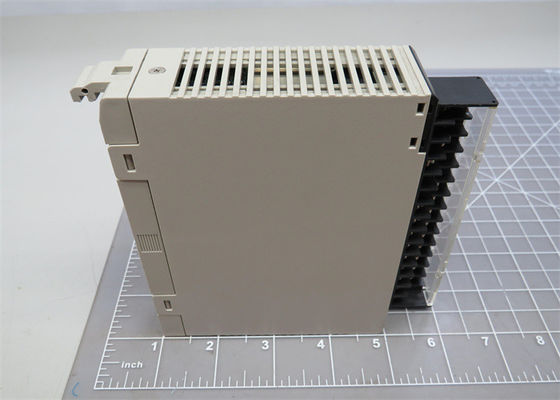 Omron C200H-DA003 A PRODUIT LE MODULE 8 A PRODUIT V 8X 1-5 V de l'ANALOGUE -10 À 10