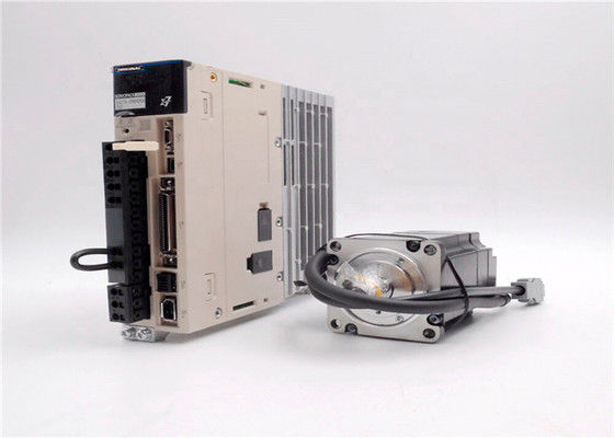 Le moteur servo à C.A. de SGDM-15DN conduisent Yaskawa POINT Servopack de 0,5 ampères 32
