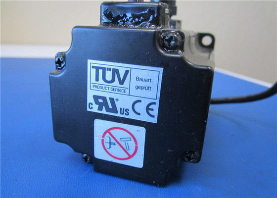 Moteur servo industriel C à C.A. de Yaskawa 100W 200V 0.89A de moteur servo de SGMPH-01AAE4C