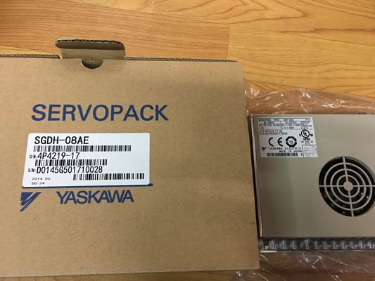 Le servo 50/60HZ industriel conduit YASKAWA SGDH-08AE SERVOPACK tout neuf