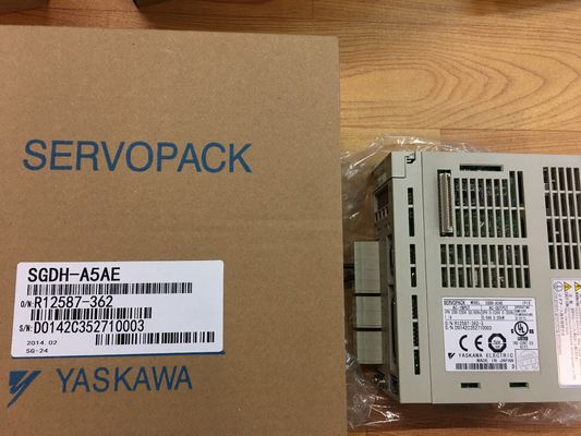 Le servo 50/60HZ industriel conduit le Japon 400w original YASKAWA SGDS-04A15A SERVOPACK