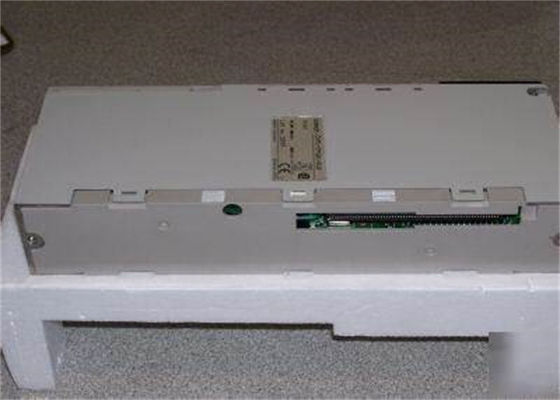 L'ÉCHELLE SEUL RS-232C/422 de MODULE d'unité centrale de traitement d'Omron CVM1-CPU21-EV2 METTENT EN COMMUNICATION l'entrée-sortie de 512 GENS DU PAYS