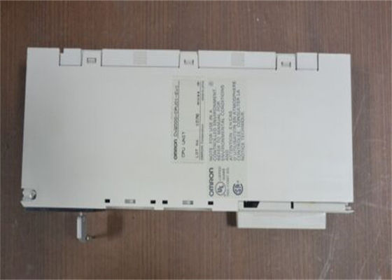 Le CONTRÔLEUR PROGRAMMABLE RS-232C/422 de LOGIQUE d'Omron CV2000-CPU01-EV1 METTENT EN COMMUNICATION l'entrée-sortie de 2048 GENS DU PAYS