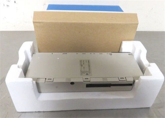 Le CONTRÔLEUR PROGRAMMABLE RS-232C/422 de LOGIQUE d'Omron CV2000-CPU01-EV1 METTENT EN COMMUNICATION l'entrée-sortie de 2048 GENS DU PAYS