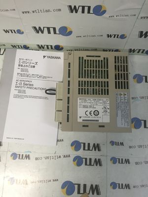 Le servo 50 60HZ industriel conduit YASKAWA SGMD-02ADA-R SERVOPACK tout neuf