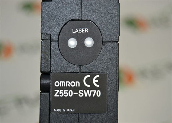 La TÊTE Z550 de CAPTEUR d'Omron Z550-SW70 RÉPANDENT la LARGEUR de POUTRE MESURABLE de 200±30MM 70MM