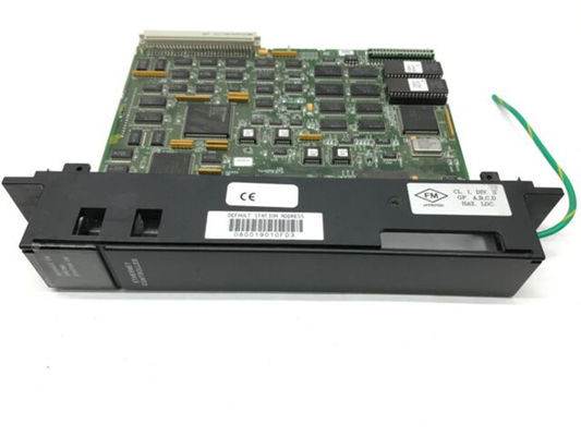 FENTE SIMPLE DE GE IC697CMM741 OCCUPYS A DANS LE SUPPORT DE PLC. TROIS PORT DU STATUT LED 15PIN AUI
