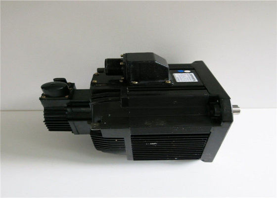 MOTEUR SERVO synchrone à C.A. du moteur servo 3200W 200V 20.9A à C.A. du bYaskawa SGMDH-32A2A-YR13