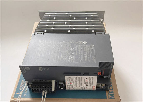 Le monophasé servo de l'amplificateur MR-JE 700W à C.A. de MR-JE-70BF Mitsubishi a entré