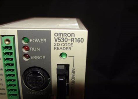 Contrôleur programmable de logique de PLC du LECTEUR 2D NPN 20.4-26.4VDC de CODE BARRES d'Omron V530-R160E