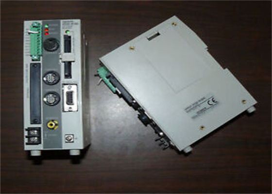 Contrôleur programmable de logique de PLC du LECTEUR 2D NPN 20.4-26.4VDC de CODE BARRES d'Omron V530-R160E