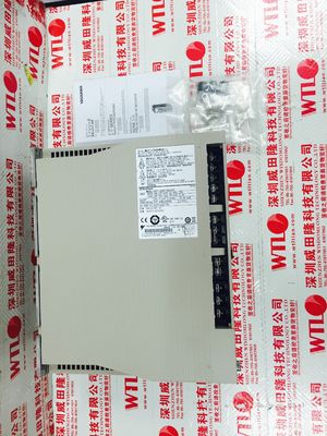 Un servo industriel de garantie d'an conduit YASKAWA SGDV-330A01A Servopack 50/60HZ