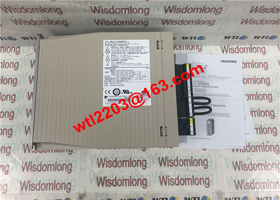 Commande de moteur servo à C.A. de 1PH 200-230V, YASKAWA Servopack SGDV-5R5A01A 50/60HZ 3.7A