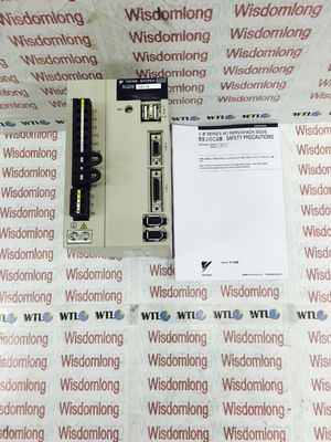 Le servo 50/60HZ industriel conduit YASKAWA SGDS-15A12A SERVOPACK tout neuf