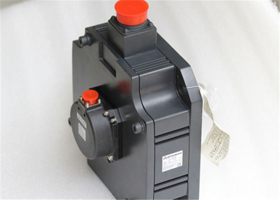 Moteur servo industriel HC-UF202 3AC 110V 24A 2000R/MIN de Mitsubishi 2.0KW