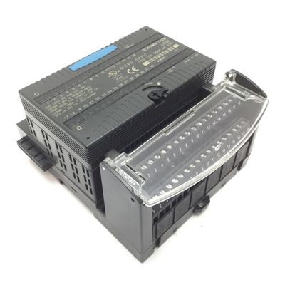 LE CONNECTEUR LOCAL DU TRANSPORTEUR VERSAMAX D'ENTRÉE-SORTIE DE GE IC200CHS003 DÉNOMMENT LE TYPE INTÉGRÉ ORIENTATION VERTICALE
