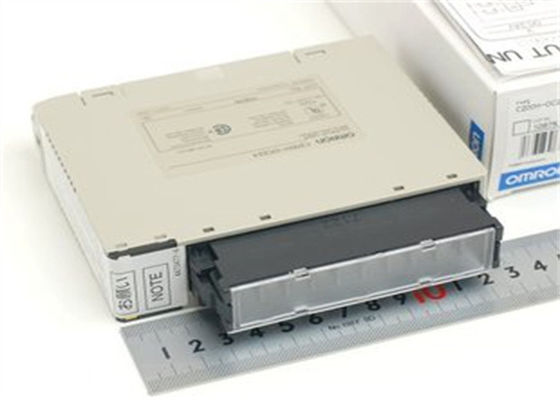 Omron C200H-0C225 A PRODUIT le CONTACT de MODULE MODULE de SORTIE de RELAIS de CANAL de 2/8 ampère 250 VAC/24 volts continu 16