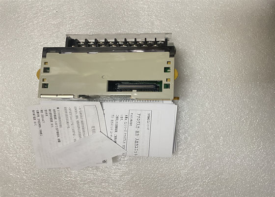 L'automation de CJ1W-AD081-V1 Omron et les séries de la sécurité CJ ONT ENTRÉ L'ANALOGUE du MODULE 8